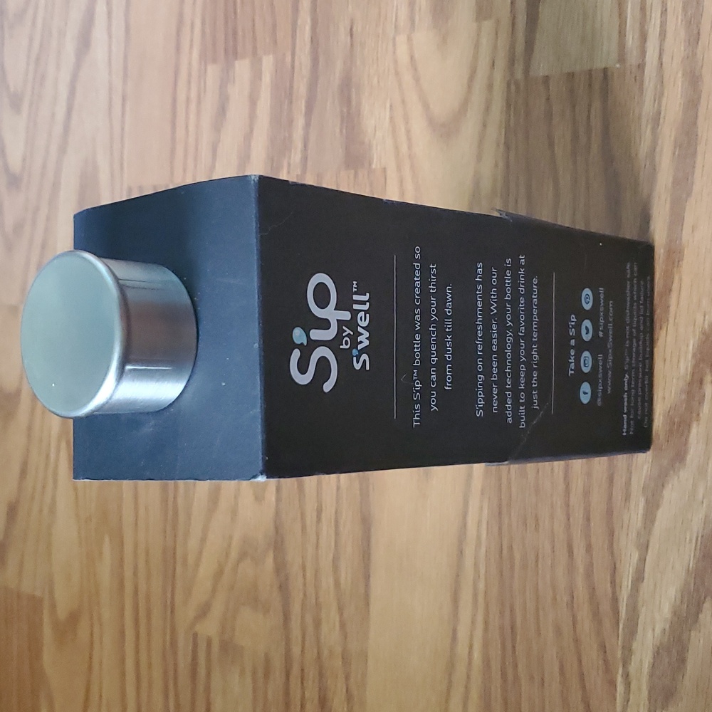 New Sip by Swell Water Bottle - Picture 6 of 7